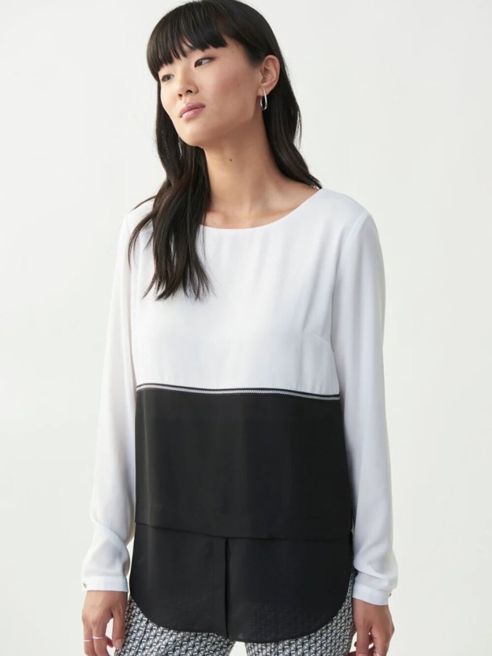 NWT $214 Off White & Black Blouse Style 221110 JOSEPH RIBKOFF M 10